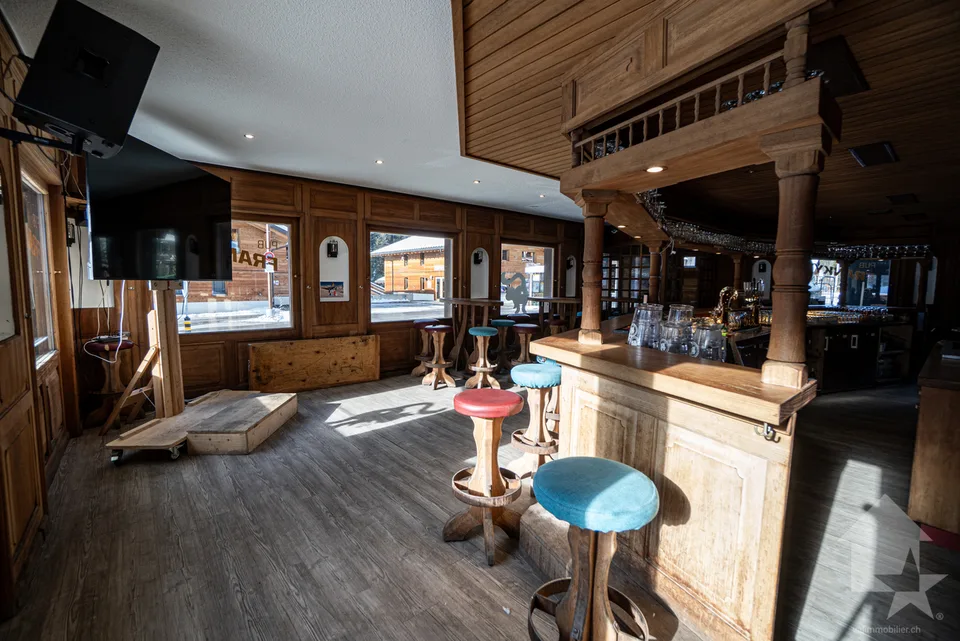 Außergewöhnlich: Bistro mit Duplex 5,5 Zimmern und unabhängiger Wohnung – Foto 12 von 13