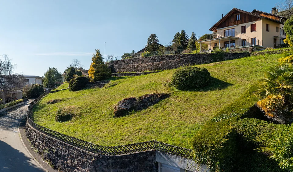 Posizione da sogno con panorama sul lago e sulle montagne in una zona residenziale privilegiata