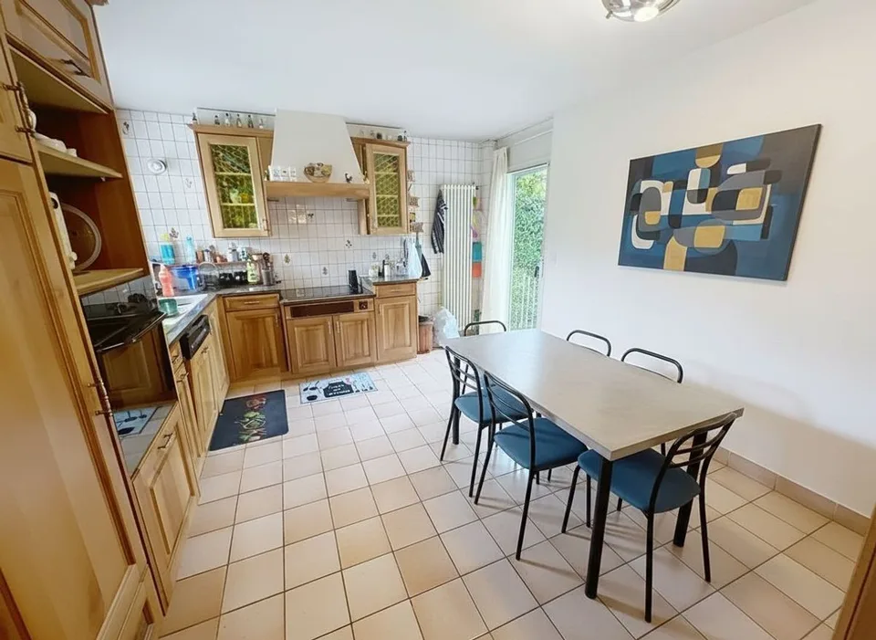 Spaziosa casa familiare, terreno di 1147 m2