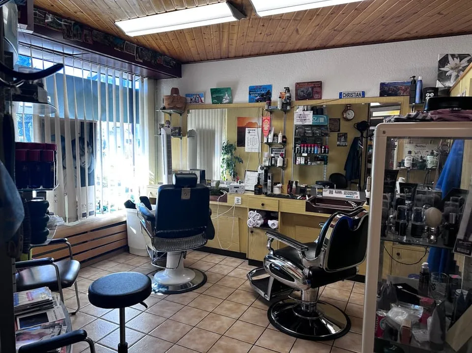 Friseursalon mit Geschäft und Kiosk zu verkaufen - Schlüsselaktivität – Foto 6 von 6