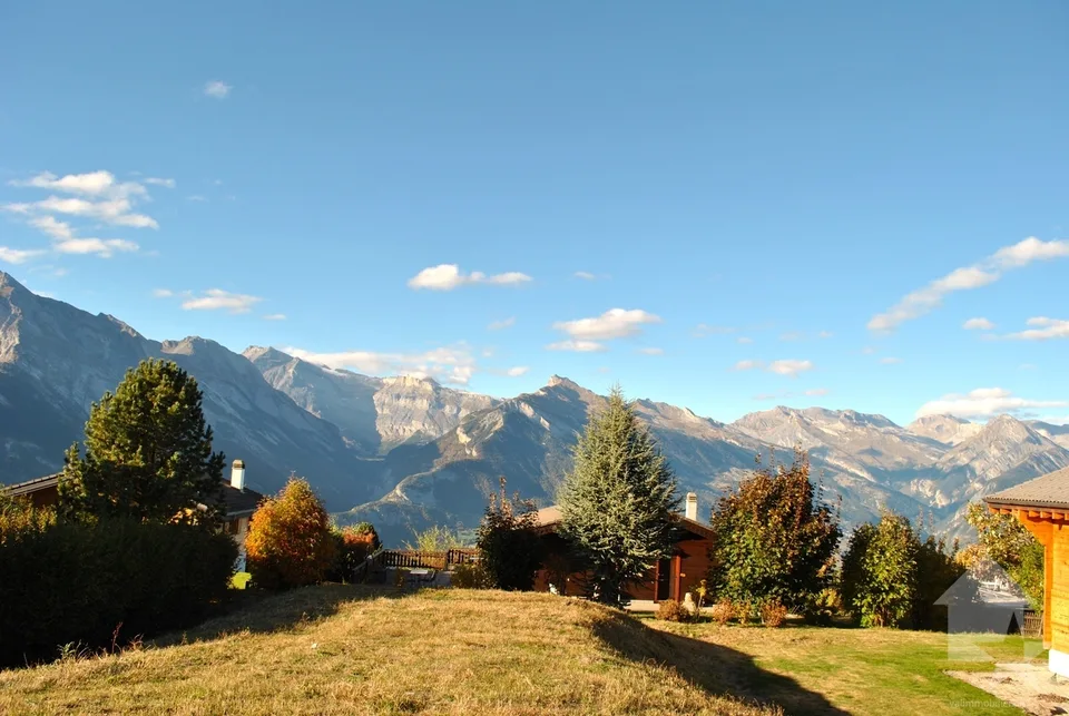 Terrain, 912 m2, pour bâtir une résidence principale près du centre