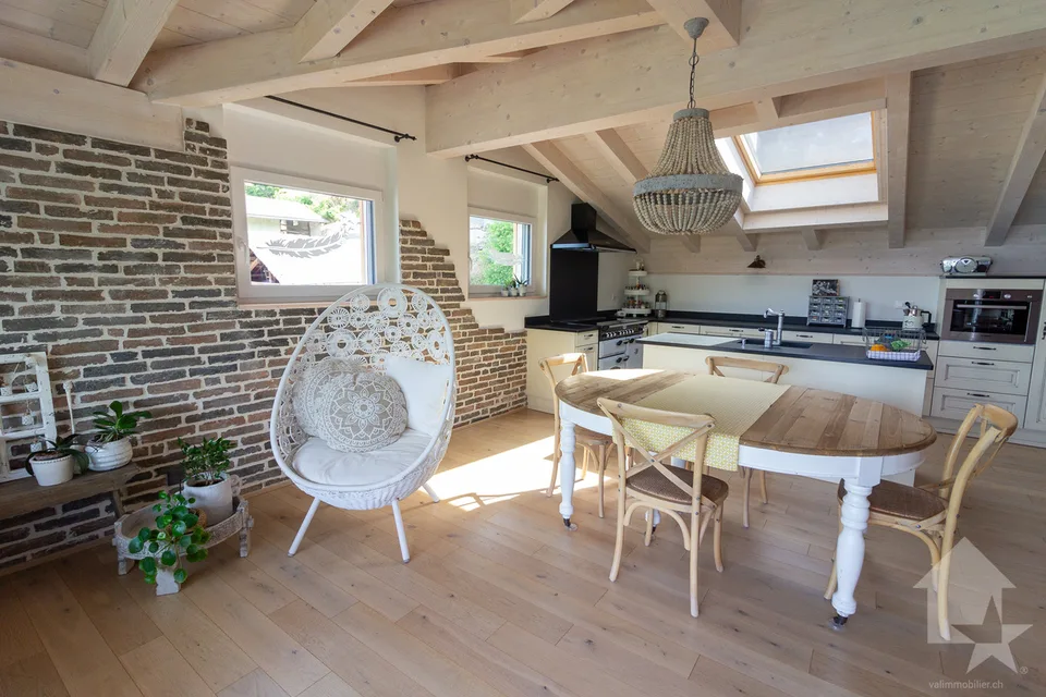 Magnifique attique en duplex de 4,5 pces d'une surface de 118m2 hab
