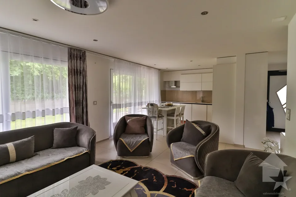 Beautiful villa composed of 2 independent apartments – photo 6 of 13