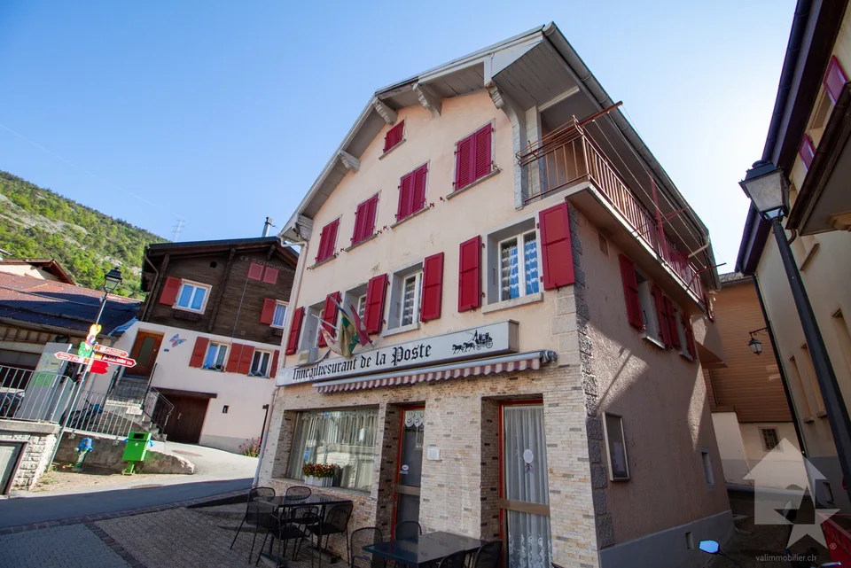 Maison villageoise de 200 m2 au centre de Varen