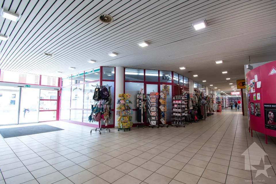 Vouvry, commercial space in the center of the village – photo 6 of 6