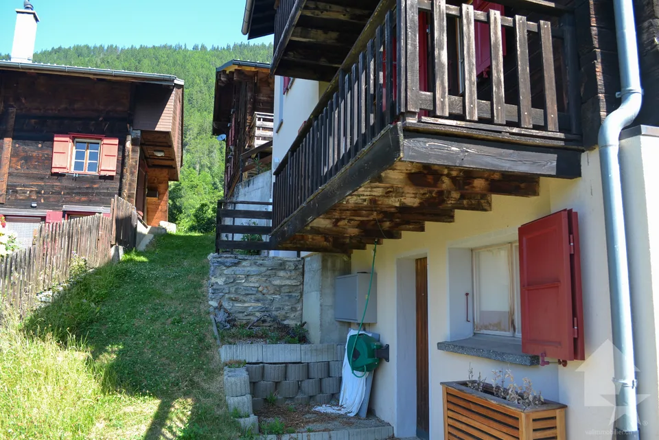 Appartement de 3,5 pièces de 80 m2 sur 2 étages, vue sur les alpes