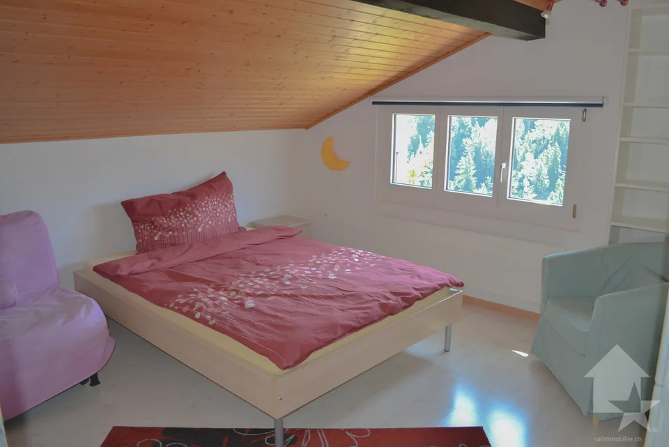 2,5-Zimmer-Wohnung von 42 m2 im Dachgeschoss mit Blick auf die Alpen