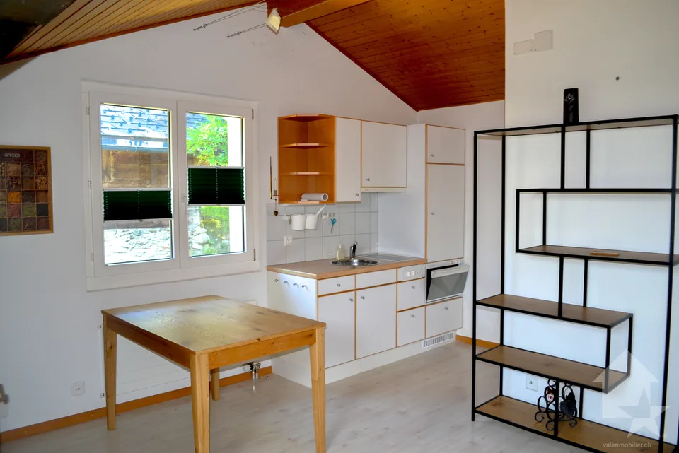 2,5-Zimmer-Wohnung von 42 m2 im Dachgeschoss mit Blick auf die Alpen