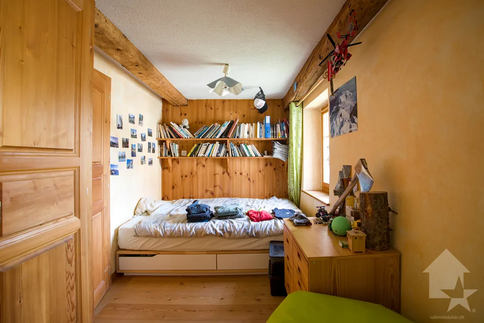 Chalet with 5.5 rooms with character, 180 m2, sunny location – photo 9 of 13
