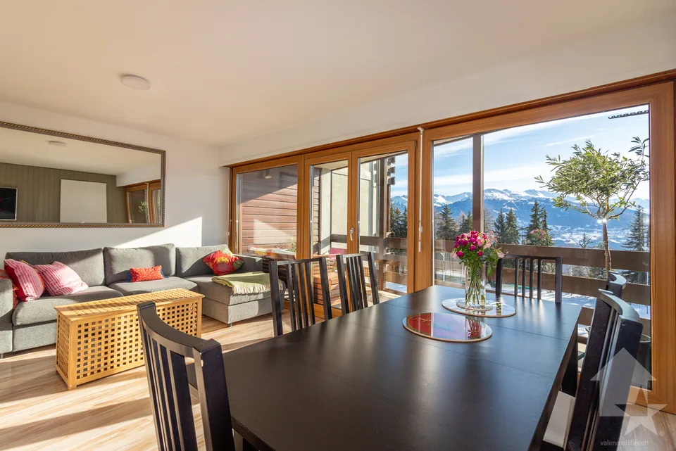 Spacieux appartement rénové 2.5 pièces jouissant d'une vue magnifique