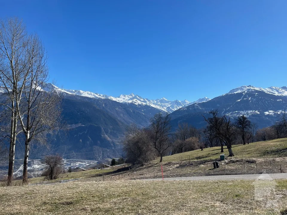 Terreno edificabile, in leggera pendenza, tranquillo e con vista panoramica
