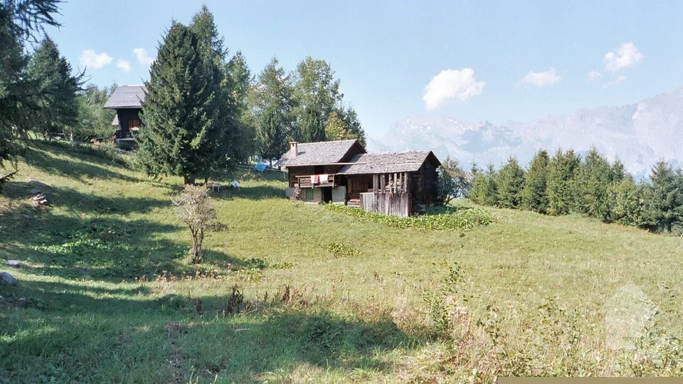 Magnifique emplacement à la montagne avec une vue splendide