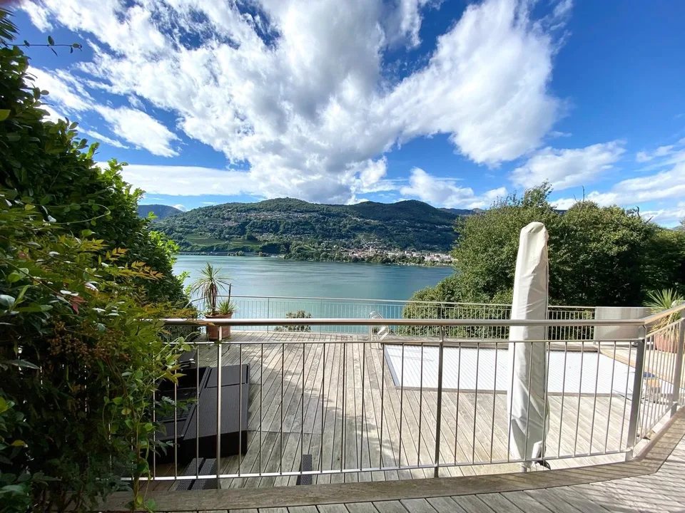 Casa moderna e spaziosa con vista mozzafiato sul lago – foto 12 di 13