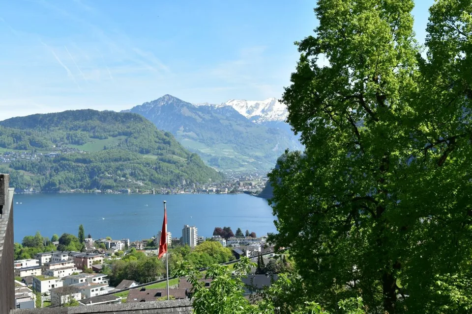 Building land with lake view