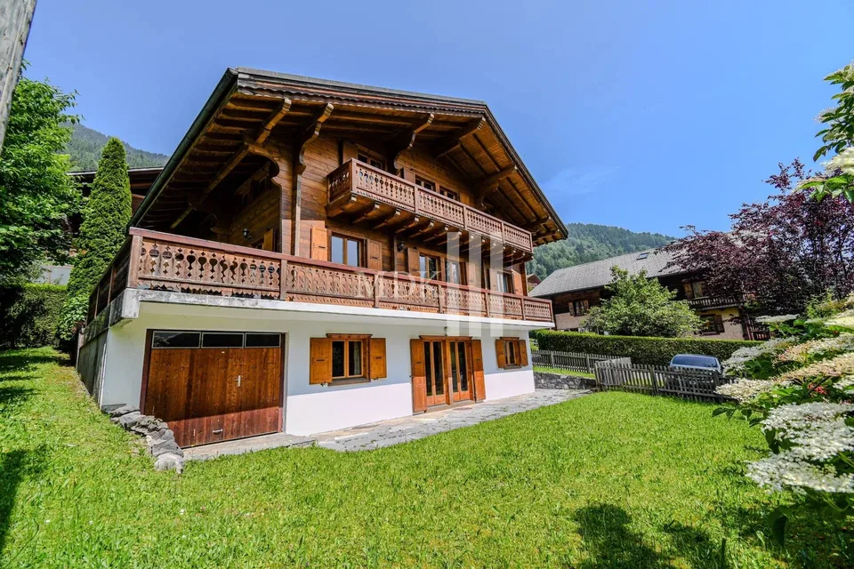 Magnifique chalet idéalement situé au coeur du village de Champéry