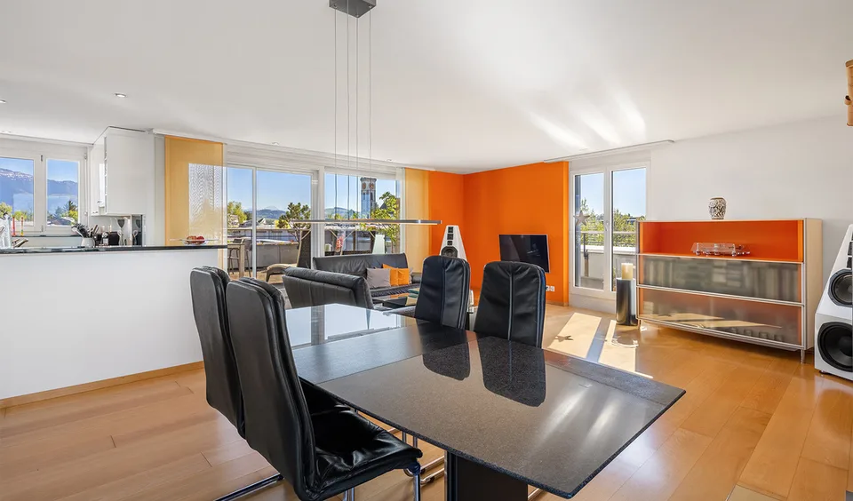 Central. Spacious. Special. Penthouse Maisonette Apartment in Cham