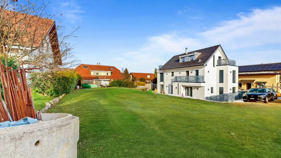 Wonderful building plot for a single or two-family house