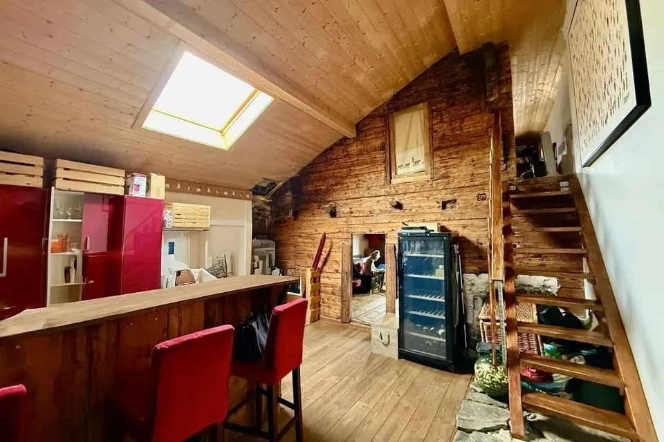 Charmante demi-maison villageoise de 4.5 pièces à Chermignon d'en Haut, proche de Crans-Montana, résidence secondaire autorisée