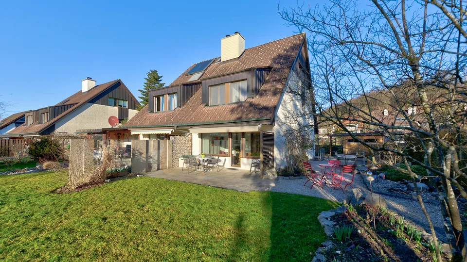 Liebevoll gepflegtes 5 ½-Zimmer Doppelhaus