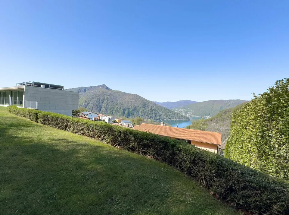 Terrain constructible avec vue sur le lac à Rovio