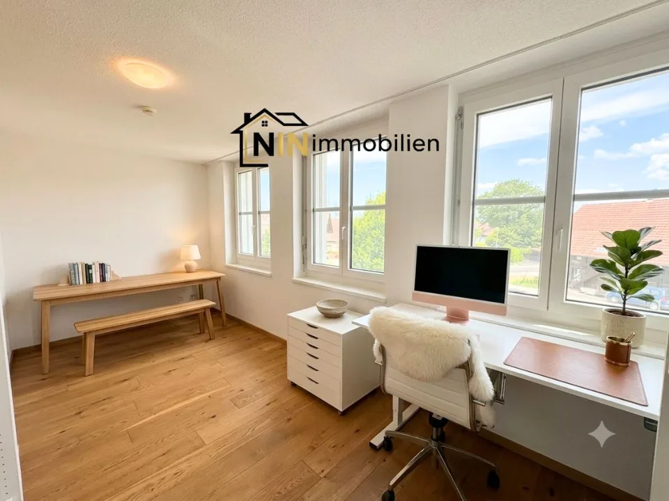 Zentral mit Lift und Balkon