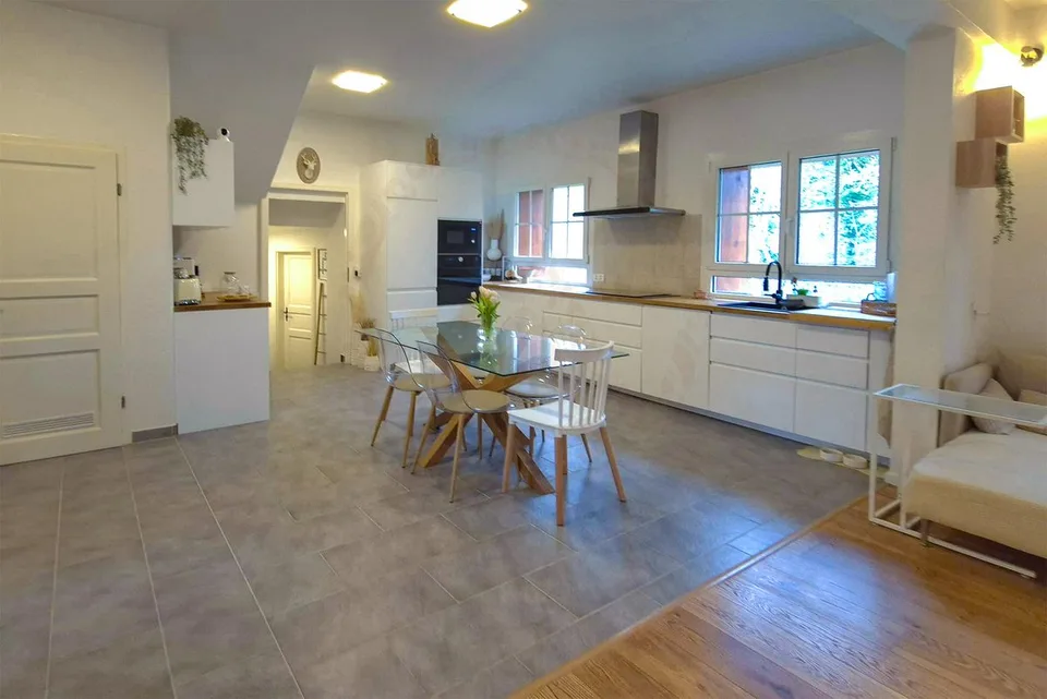 Der Charme einer alten Mühle. Der heutige Komfort und 318 m² Garten