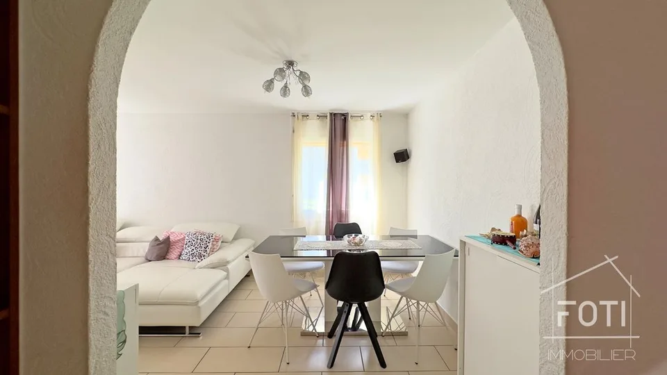 Opportunità a Vernayaz - Funzionale appartamento di 4,5 locali con veranda riscaldata e 2 posti auto
