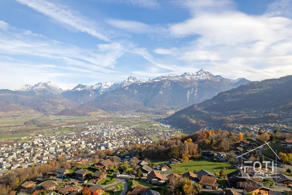 Terrain constructible de 1338 m² avec vue à Collombey-Muraz