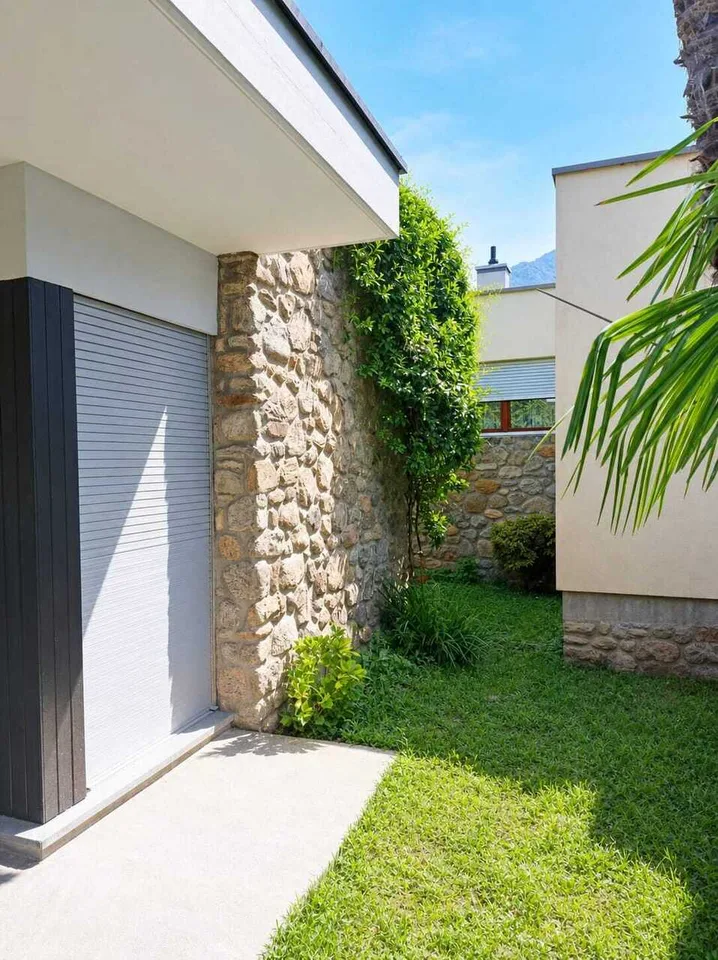 BELLINZONA/GALBISIO - Villa unifamiliare con grande giardino