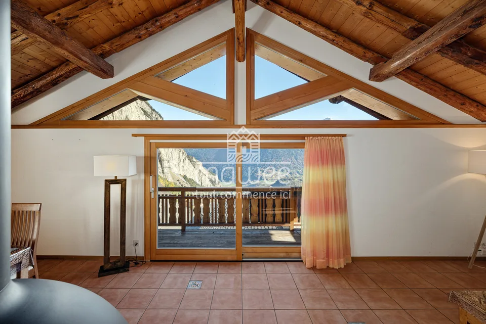 Opportunité rare - chalet avec studio en résidence secondaire !