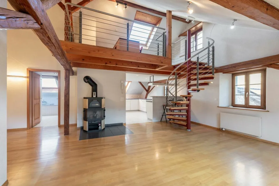 CASA PLURIFAMILIARE DI CARATTERE CON RISERVA DI TERRENO EDIFICABILE | VIVERE, INVESTIRE O SVILUPPARE