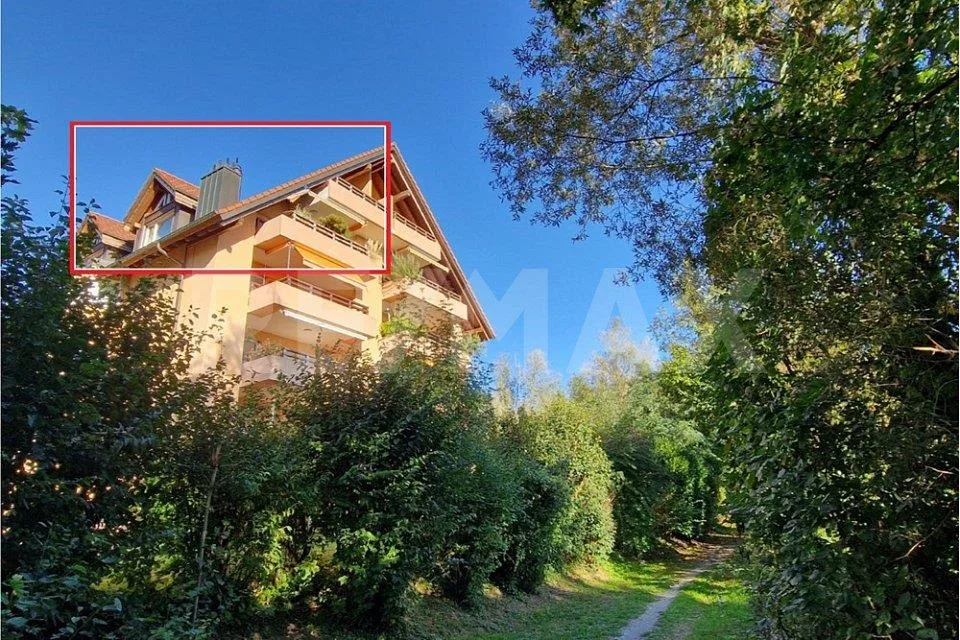 4.5 Zi Dach-Maisonette, NWF 135 m², 2 Balkone mit Weitsicht, 3 WC, 2 TG-P, 2 Keller, nahe Spital