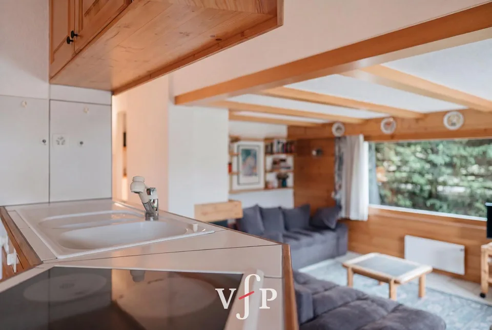 Superbo appartamento di 3,5 locali con giardino a Verbier, nella zona di Plan Pra