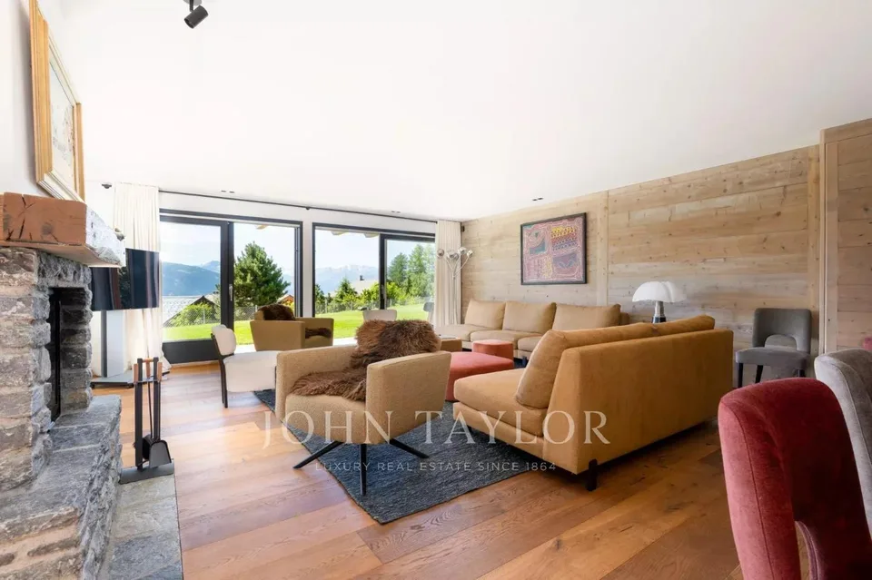 6-room apartment