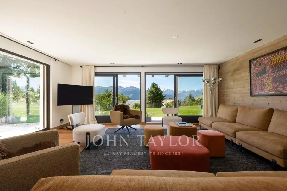 6-room apartment