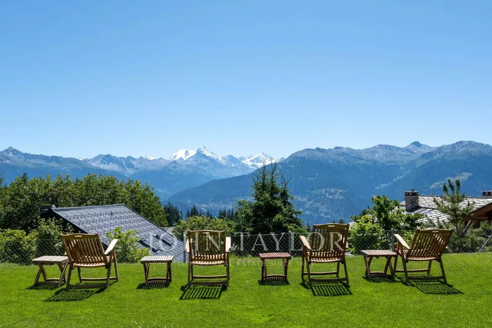 6-room apartment