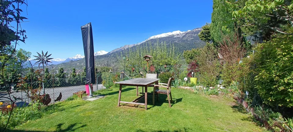 RARE! 4,5-Zimmer-Haus mit Charakter, Aussicht und Garten im Zentrum von Icogne, ruhiges Dorf zwischen Sion und Crans-Montana