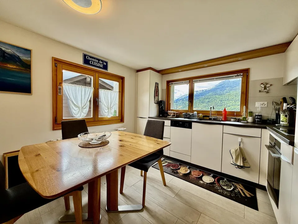 RARE! 4,5-Zimmer-Haus mit Charakter, Aussicht und Garten im Zentrum von Icogne, ruhiges Dorf zwischen Sion und Crans-Montana