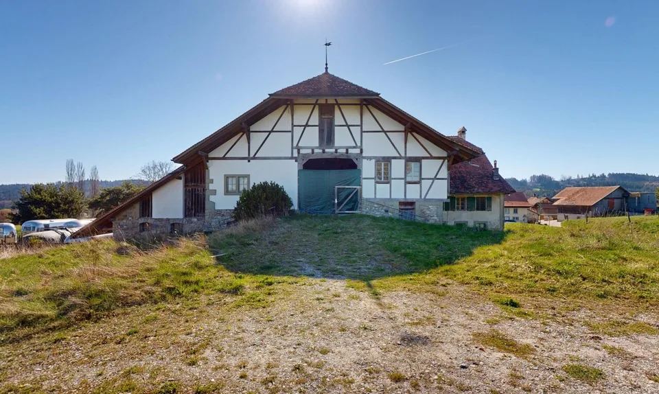 Magnifique ferme historique à transformer fort potentiel