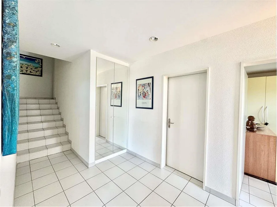 Prestigiose unabhängige Villa zum Verkauf, eingebettet im Grünen von Gentili – Foto 11 von 13