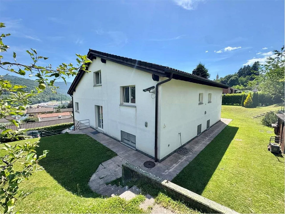 Villa prestigieuse dans une zone verte de Gentili à vendre