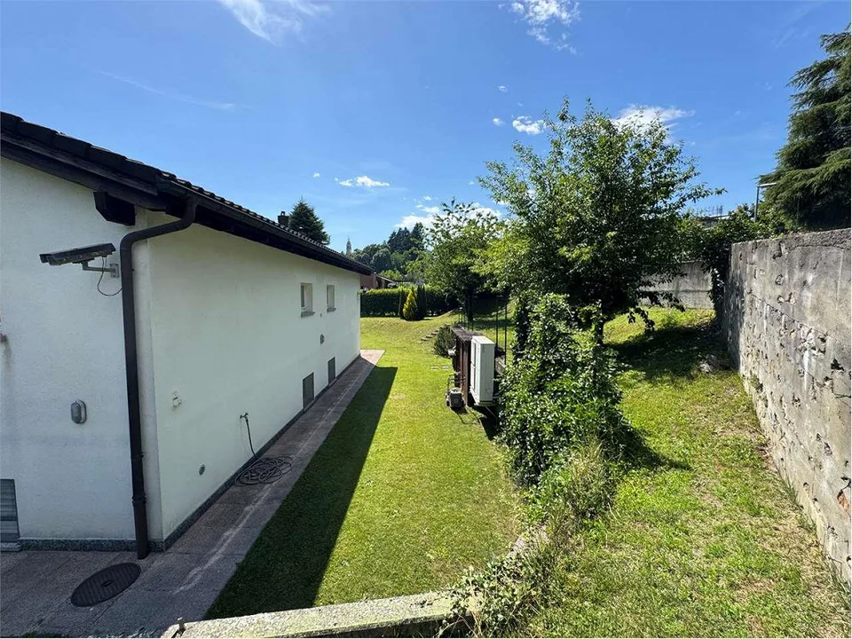 Prestigiose unabhängige Villa zum Verkauf, eingebettet im Grünen von Gentili – Foto 10 von 13