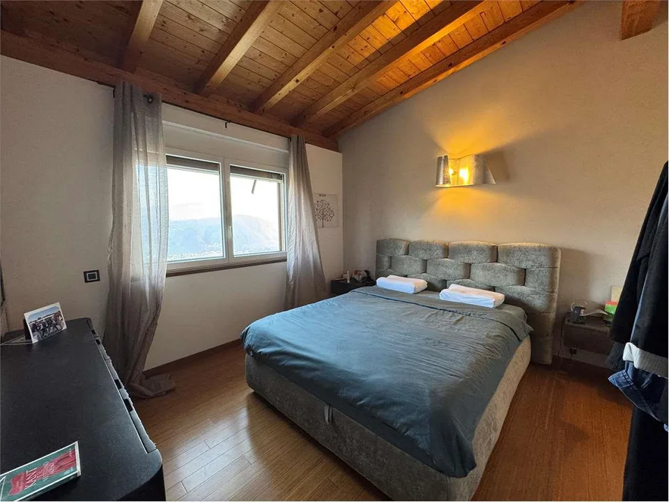 Triplex-Reihenhaus mit 4.5 Zimmern in Pura mit Seeblick und grüner Umgebung