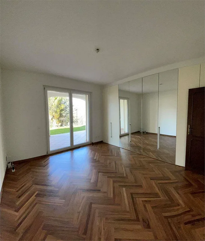 Esclusiva Villa con Area Wellness e Vista Aperta nel Verde di Vezia – foto 12 di 13