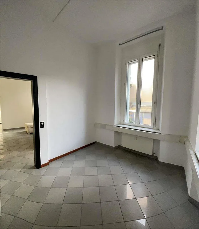 Chiasso - Büro mit 4,5 Zimmern von ca. 90 m² in strategischer Lage