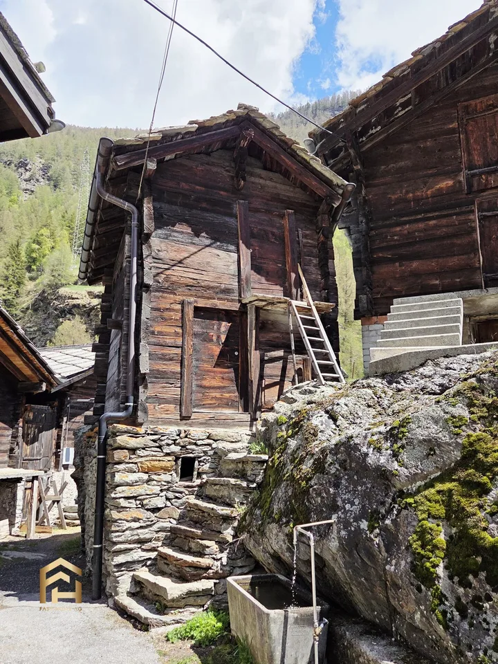 Historischer Walliser Speicher mit Charme im Herzen von Saas-Balen