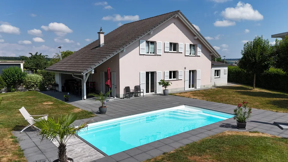 À vendre à Courgenay maison de 6.5 pièces avec piscine