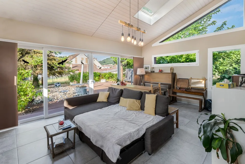Helle und geräumige Villa mit 6,5 Zimmern – Foto 6 von 13