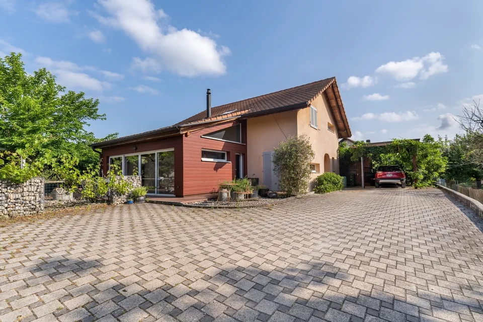 Helle und geräumige Villa mit 6,5 Zimmern