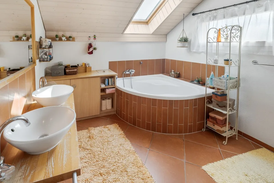 Helle und geräumige Villa mit 6,5 Zimmern – Foto 12 von 13